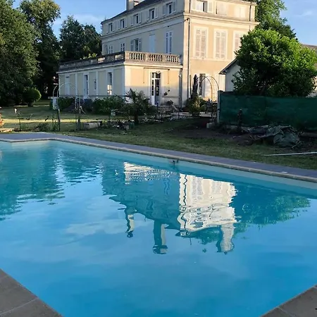 Bed and Breakfast La Maison Au Cedre