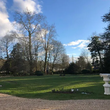 La Maison Au Cedre