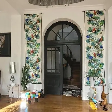 La Maison Au Cedre