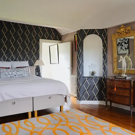 La Maison Au Cedre Bed & Breakfast *