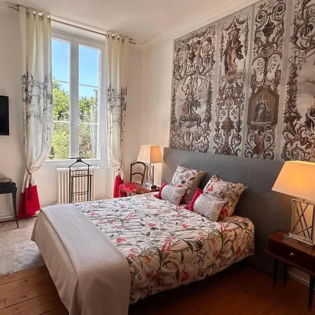 La Maison Au Cedre Bed & Breakfast 4*