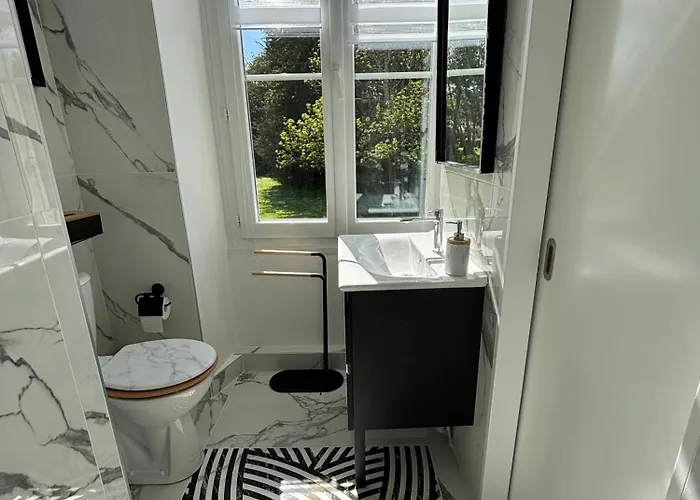 Frühstückspension La Maison Au Cedre